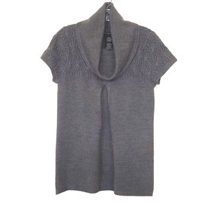 DESIGN HISTORY knit top NWOT